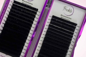 Mega Volume Lashes